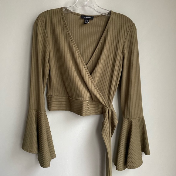 Bell Sleeve Top with tie - Picture 1 of 5